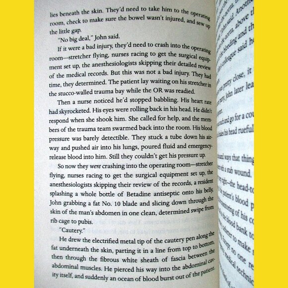 Book - The Checklist Manifesto: How to Get Things Right, by Atul Gawande - Picture 5 of 12